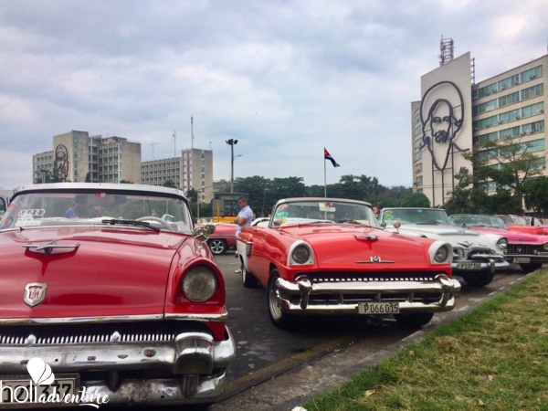  - Excursión “CITY TOUR EN AUTOS ANTIGUOS”