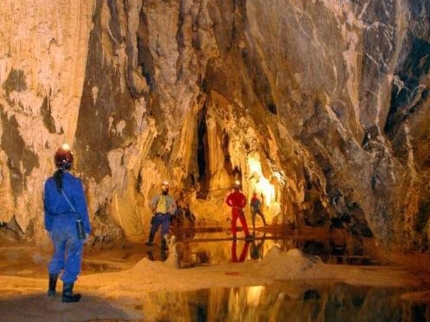 “Cycling Tour to the Big Cavern of Santo Tomás”
