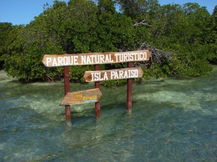 "Nature Tour Island Paradise"