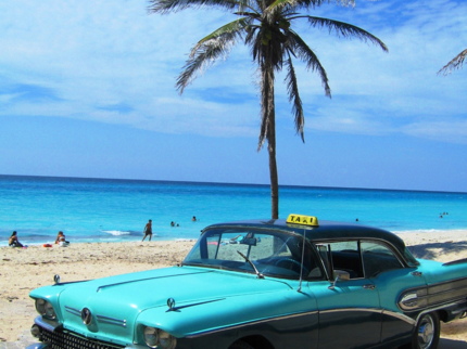 “Ride to Ancon Beach in Old Fashion American Classic Cars” Tour