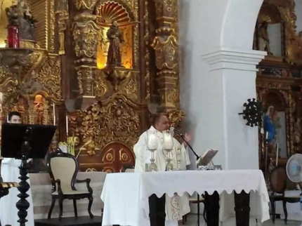 Sunday mass, San Juan de los Remedios church