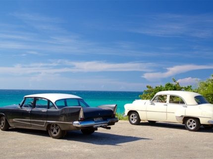 “Ride to Playa Larga and Playa Girón in Old Fashion American Classic Cars” Tour