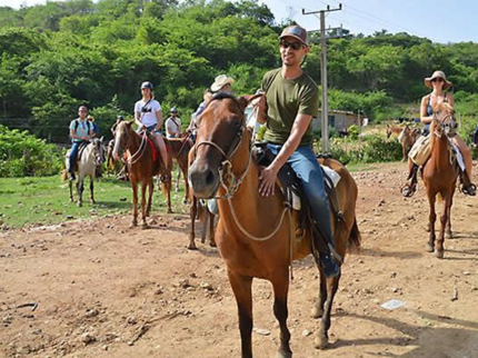 “Horseback Riding to Waterfall El Pilón” Tour