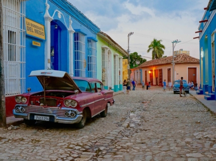 “Ride to Trinidad in Old Fashion American Classic Cars” Tour