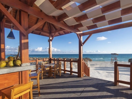 Beach Bar at Vila Galé Cayo Paredón Hotel, Cayo Paredón Grande, Morón, Ciego de Ávila, Cuba.