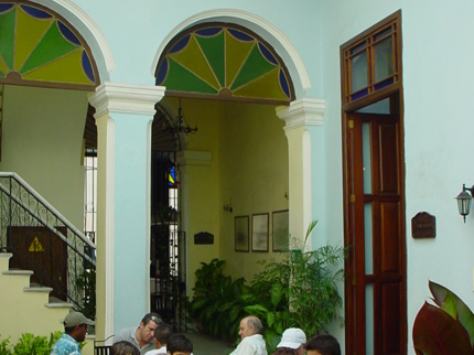 Las Columnas Bar