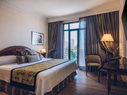 SUITE COLONIAL