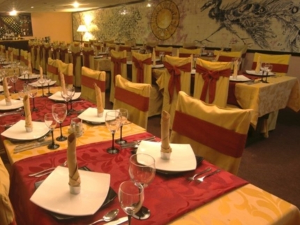 A la carte international restaurant