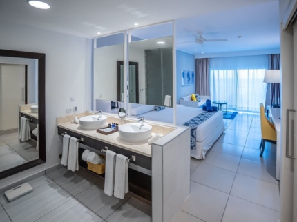 DELUXE JUNIOR SUITE OCEAN VIEW