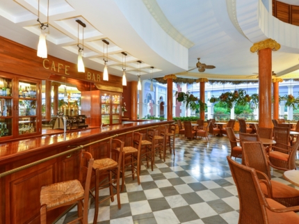 Lobby Bar Los Arcos