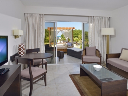 Royal Service Junior Suite Room