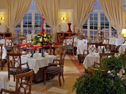 Continental Restaurant Hill Top Hideaway Royal Service