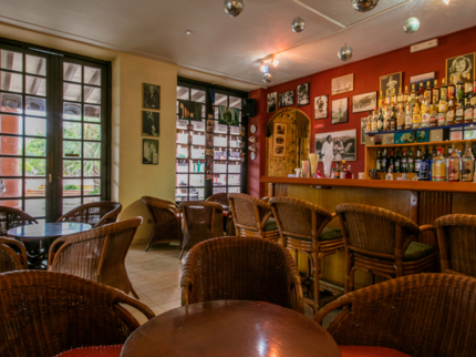 Las Palmas Snack Bar