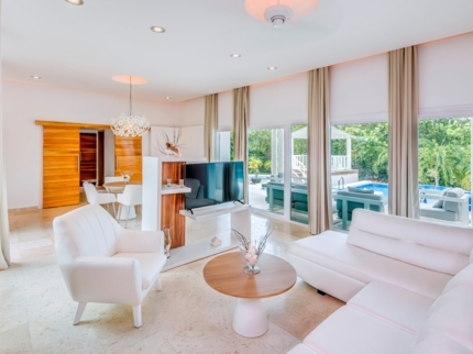 THE LEVEL GARDEN VILLA Room
