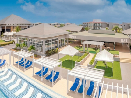 Pool Snack Bar BREEZA