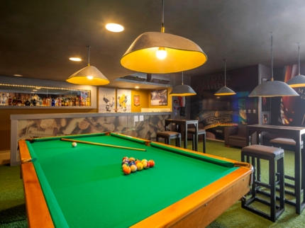 Sports Bar ROCKY BAR
