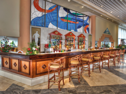 lobby piano bar