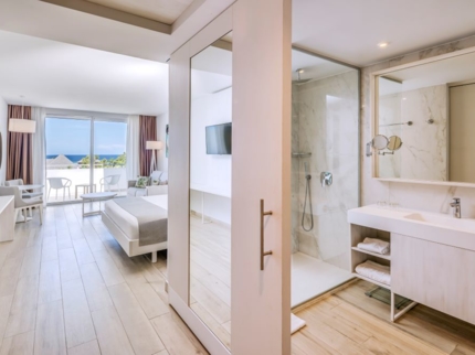 DELUXE SEA VIEW Room