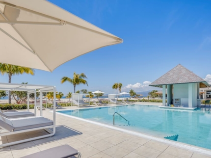 SUNSET - Aqua Bar (Swim-up Bar)