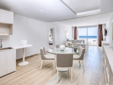 Grand Suite The Level Sea View