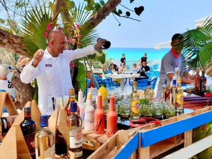 BEACH BAR