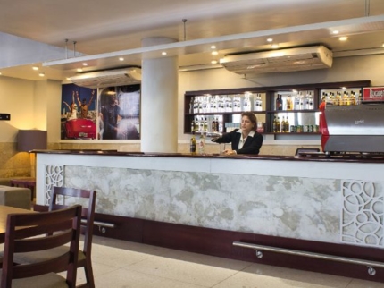 LOBBY BAR