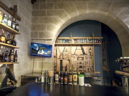Lobby Bar