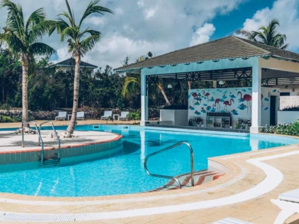 Pool Bar