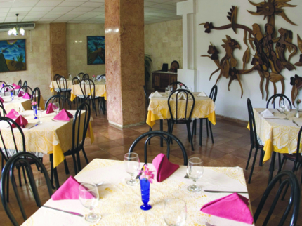 A la carte international restaurant
