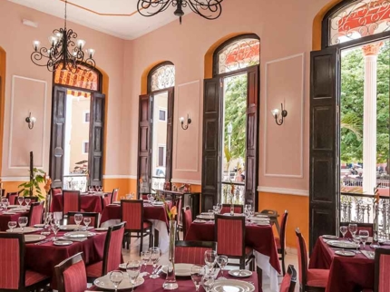 breakfast room- cafeteria view