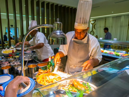 Buffet show cooking
