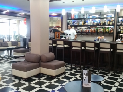 Lobby Bar central