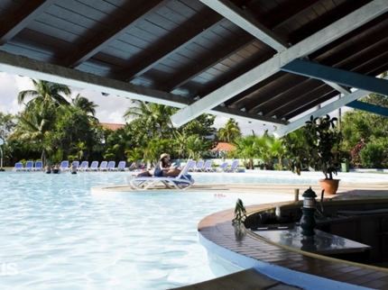 Aqua Bar (Swim-up El Cocotero (Playa Caleta Hotel section)