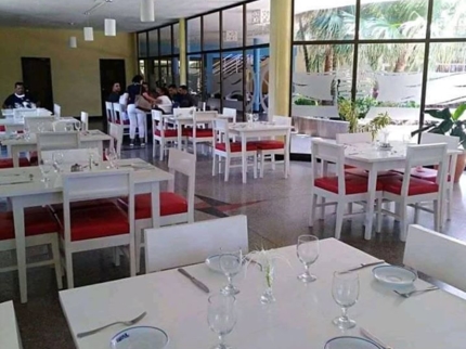 A la carte international restaurant