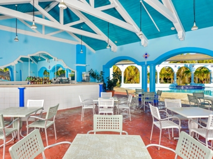 Grill Snack Bar Pool Laguna Azul