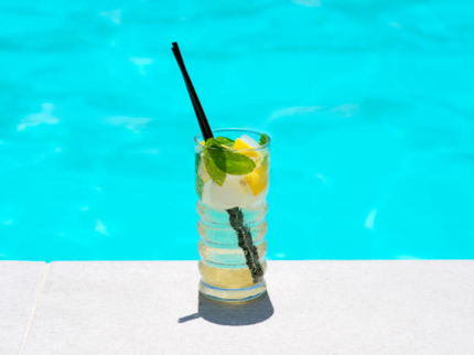 POOL BAR