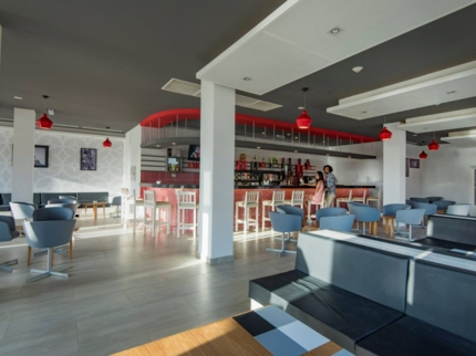 LOBBY BAR