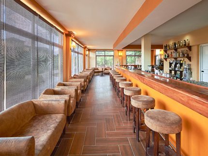 CHURCHILL'S Cigar Bar