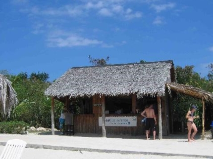 SOL Y MAR BEACH BAR