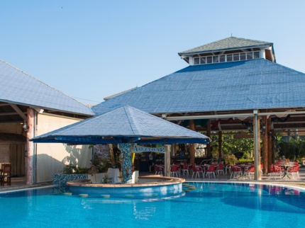 Pool Snack Bar Laguna Azul