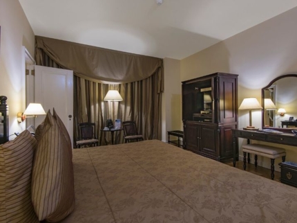 HISTORIC Room