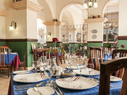 A la carte international Restaurant