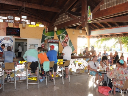 Yareyal Pool Bar