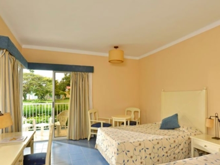 BUNGALOW PLUS ROOM