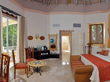 Royal Service Master Junior Suite Room
