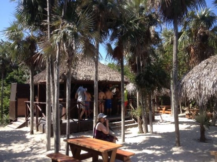 Los Lirios Beach bar