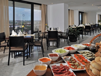Restaurant Lounge Bar Vedado (The Level)