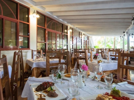 Restaurant-Cafeteria La Yagruma