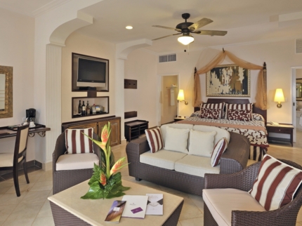 Royal Service Master Junior Suite Room