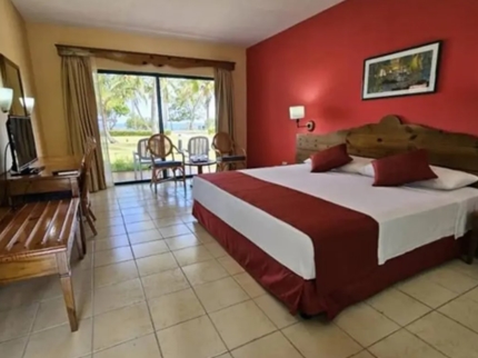 JUNIOR SUITE ROOM